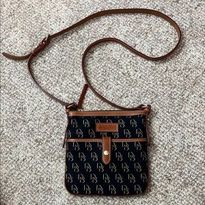 Dooney & Bourke Crossbody Signature Bag